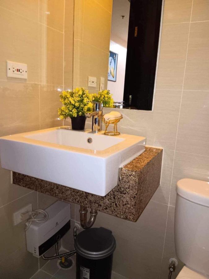 Studio Condo Building 81 Newport Boulevard Manila Eksteriør bilde